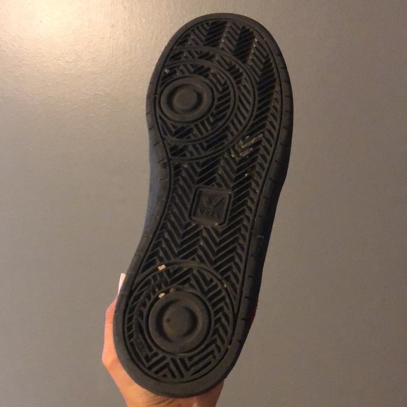 Veja V-10 Bastille Trainers in Olive and Black - Picture 14 of 14